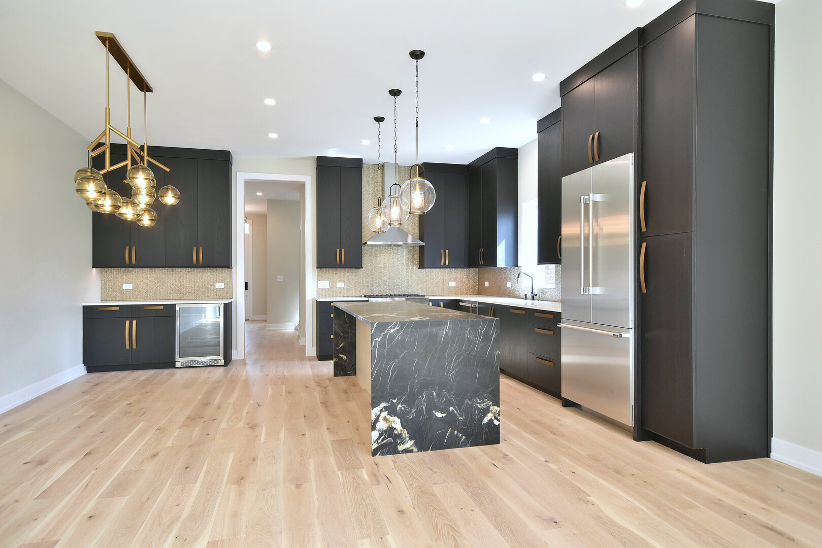 254 N Addison Avenue