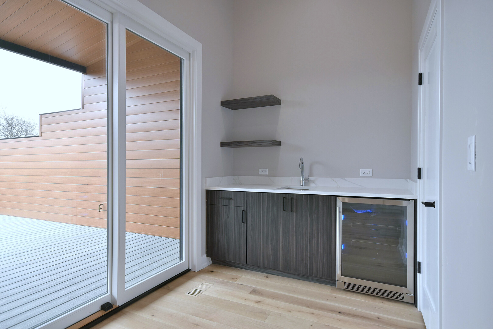 254 N Addison Avenue