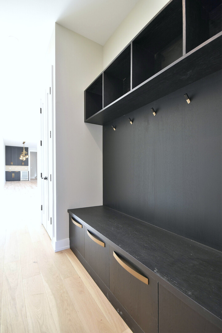 254 N Addison Avenue