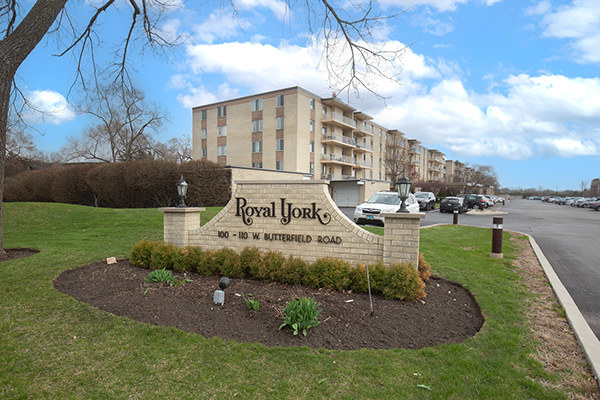 110 W Butterfield Road Unit: 405S