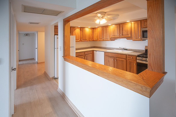 110 W Butterfield Road Unit: 405S
