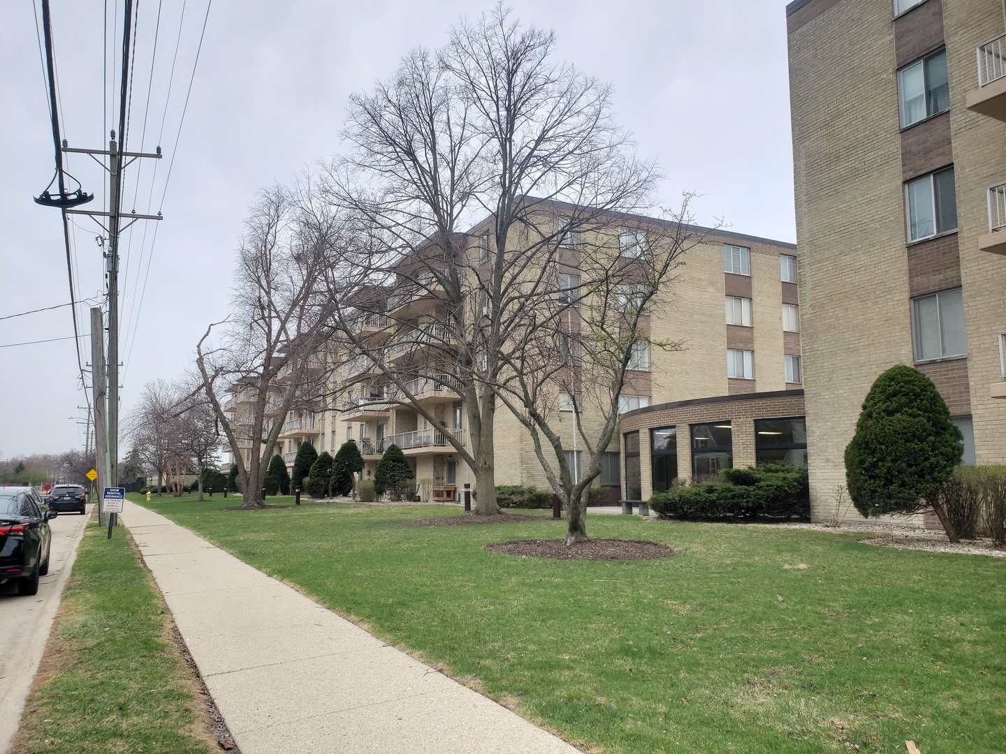 110 W Butterfield Road Unit: 405S