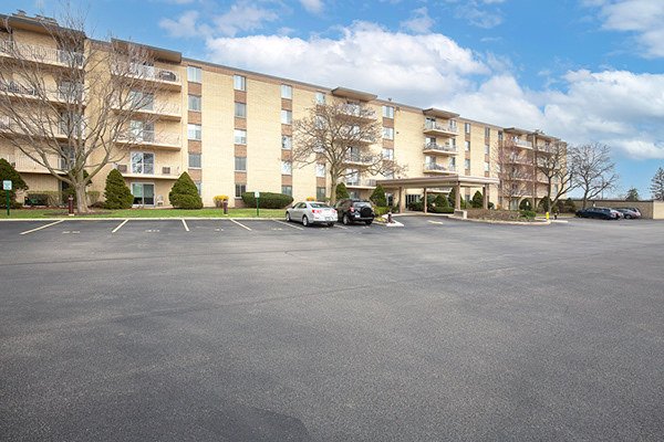 110 W Butterfield Road Unit: 405S