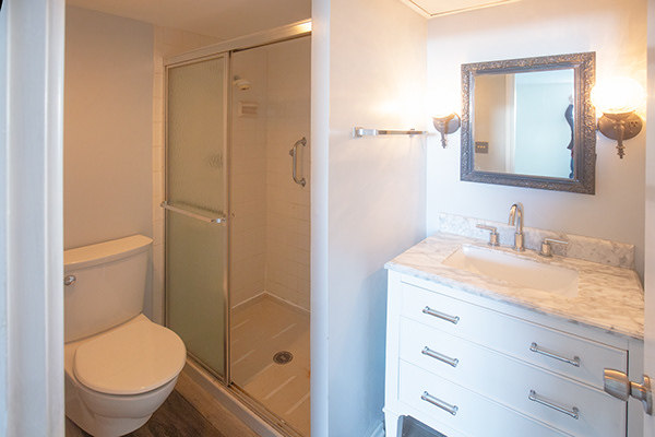 110 W Butterfield Road Unit: 405S