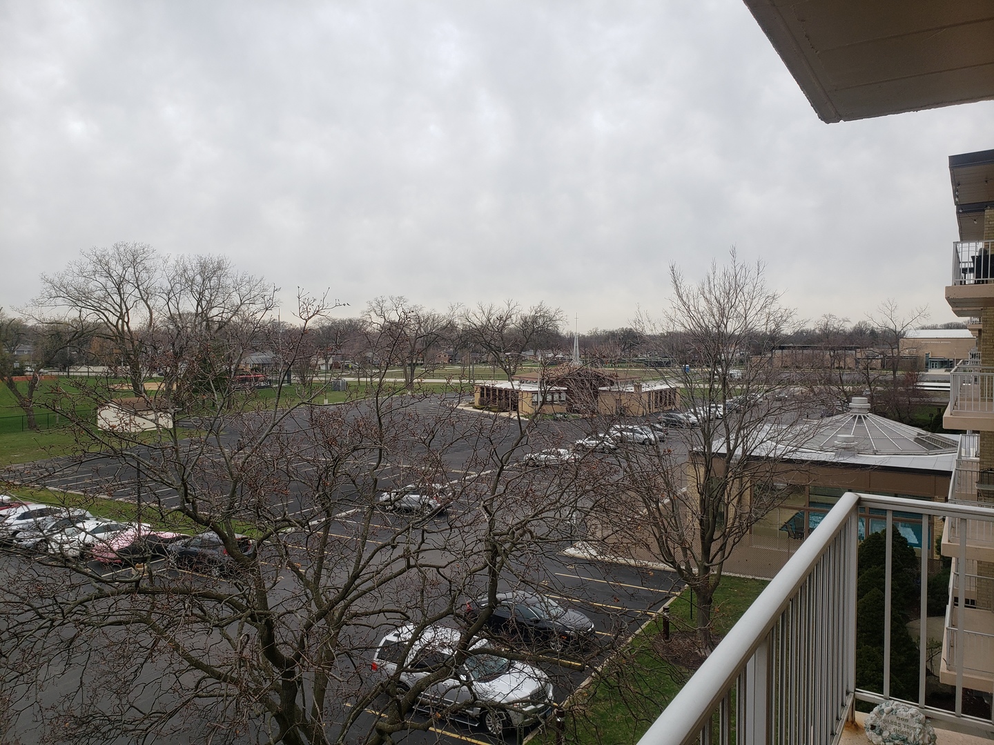 110 W Butterfield Road Unit: 405S