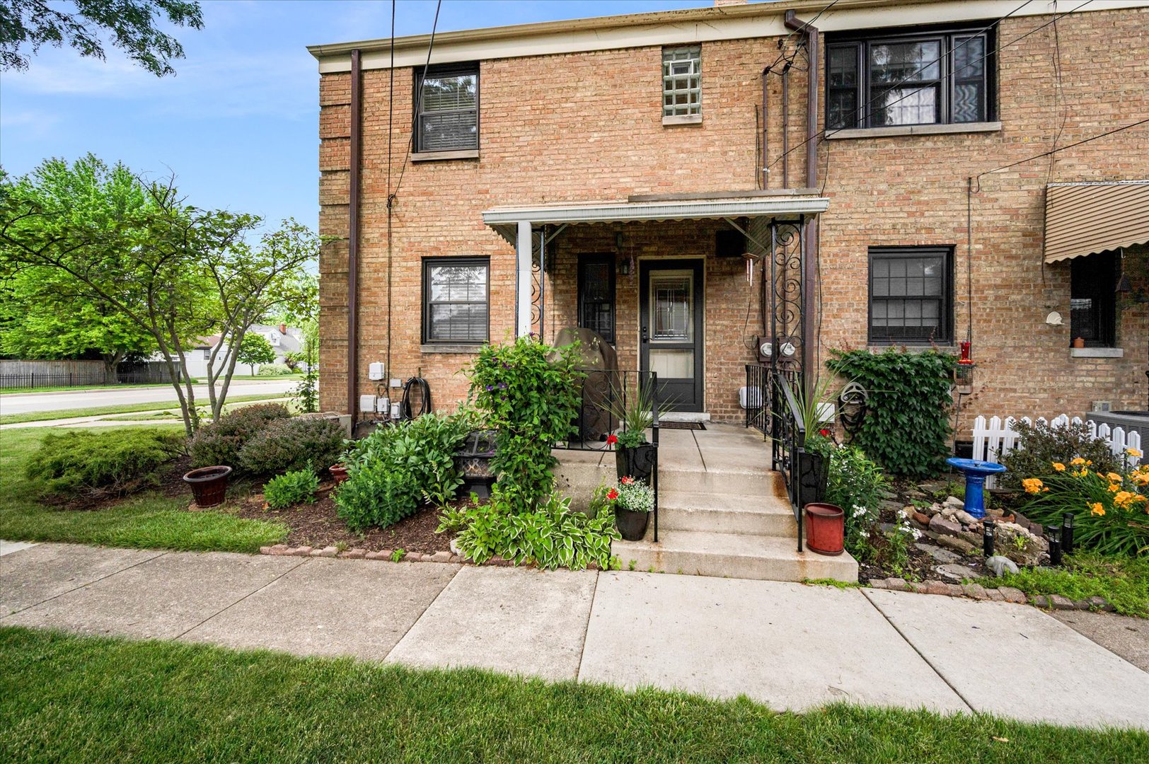 483 W St Charles Road Unit: 483