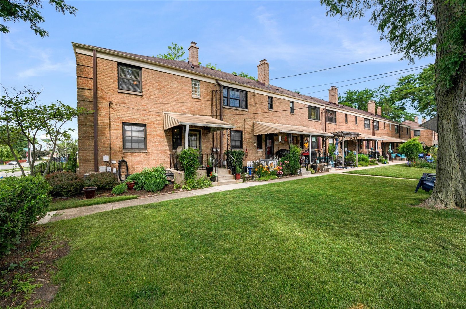 483 W St Charles Road Unit: 483