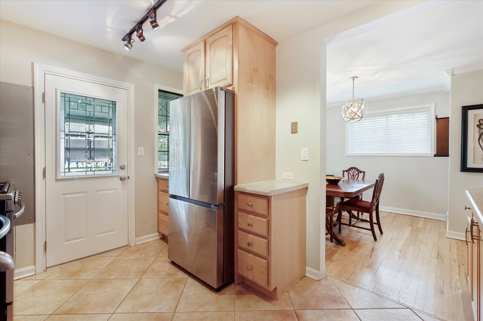 483 W St Charles Road Unit: 483