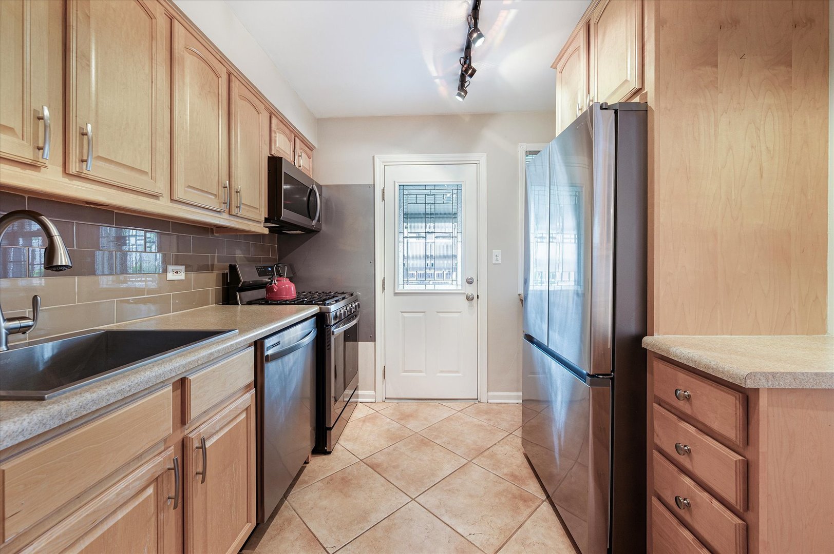 483 W St Charles Road Unit: 483