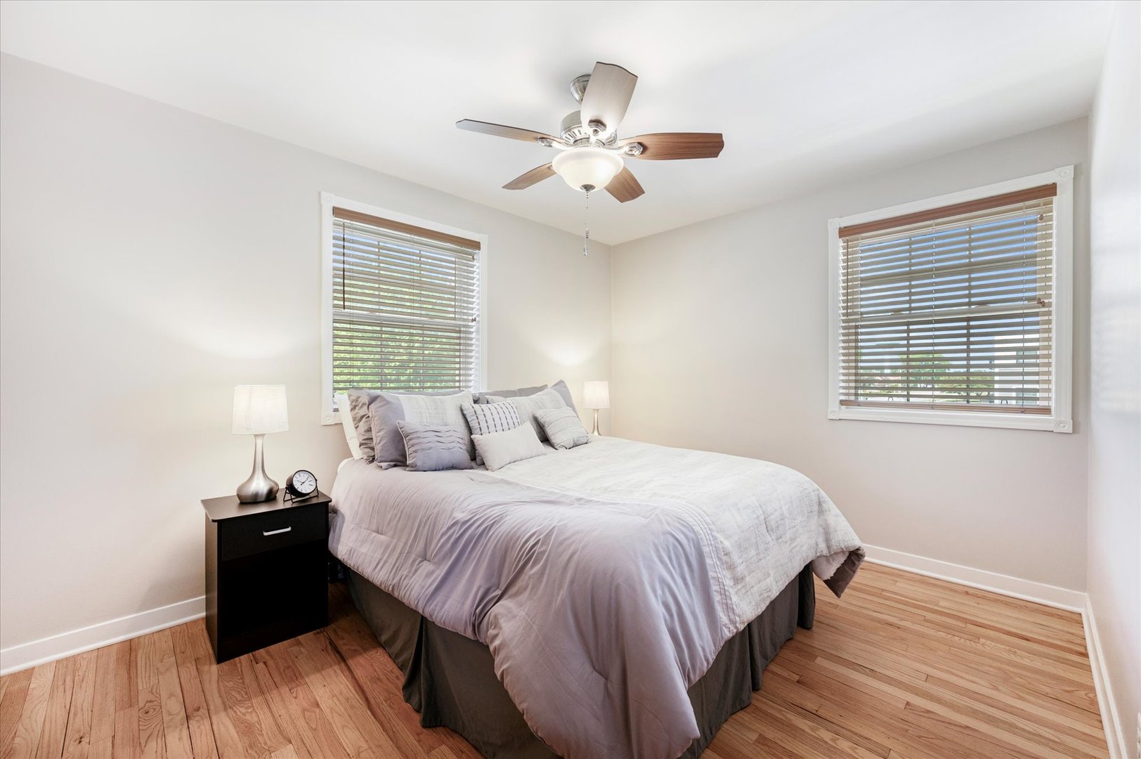 483 W St Charles Road Unit: 483