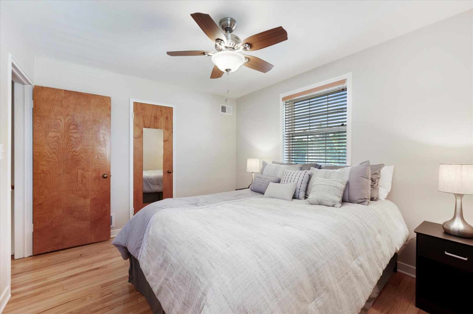483 W St Charles Road Unit: 483