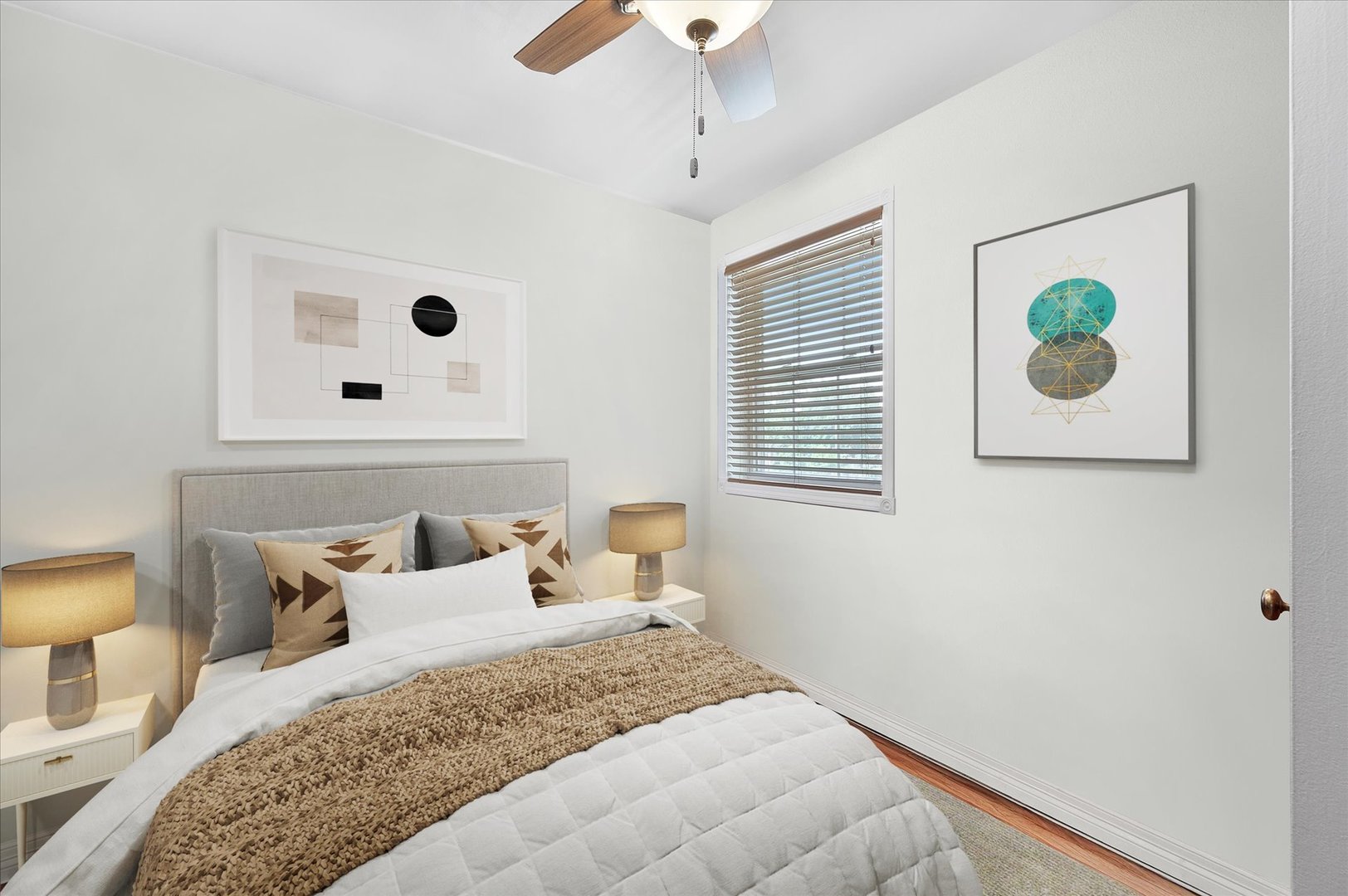 483 W St Charles Road Unit: 483