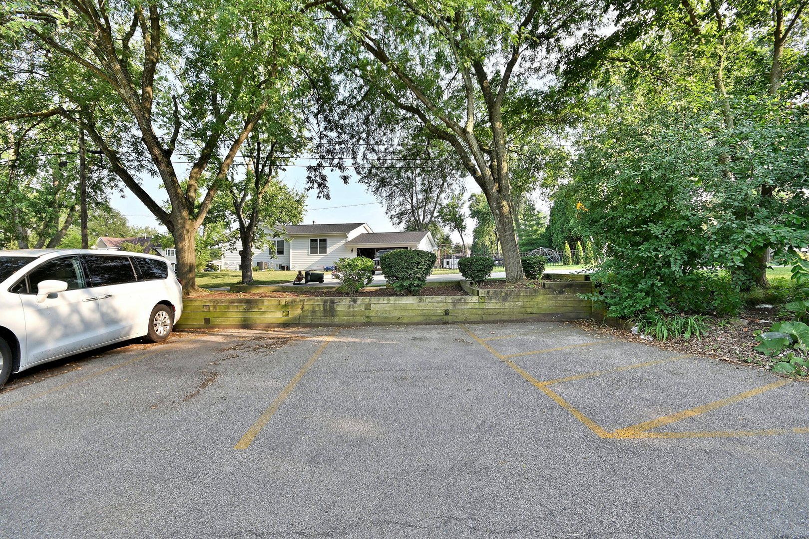 300 Duane Street Unit: 6