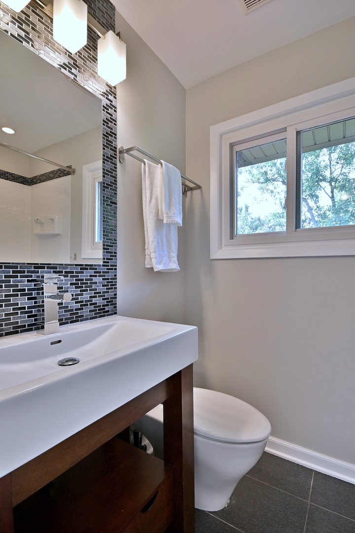 300 Duane Street Unit: 6