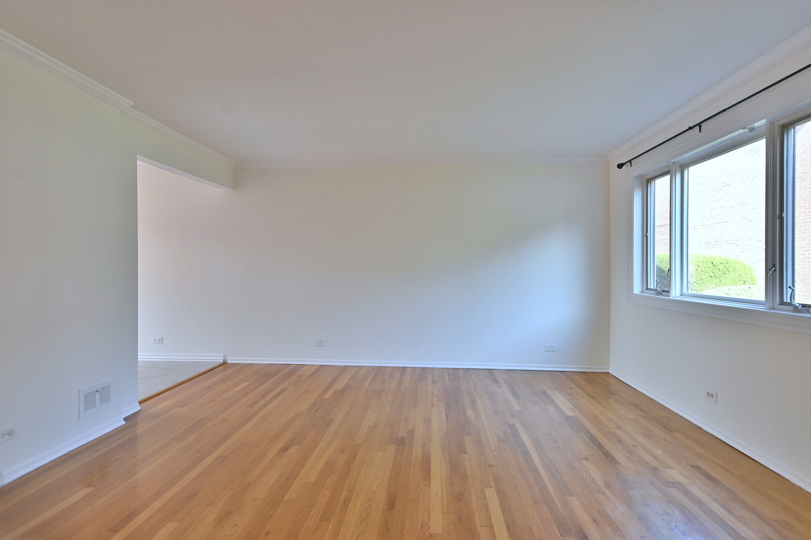 300 Duane Street Unit: 6