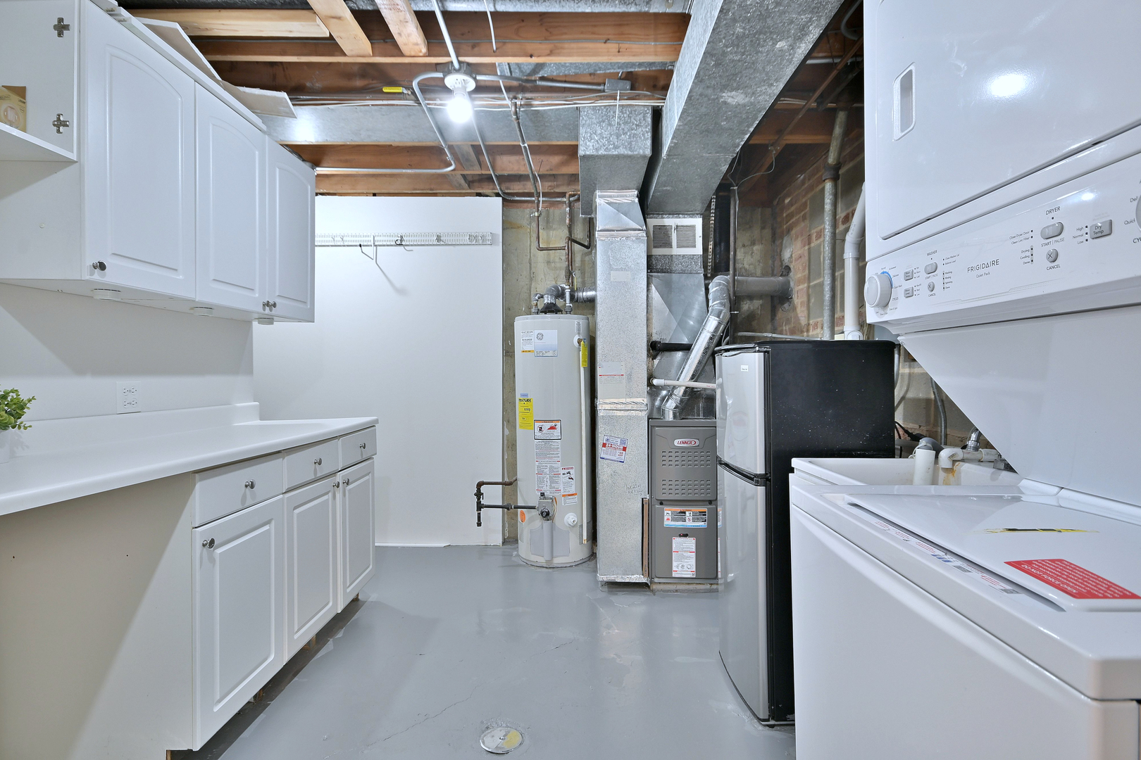 300 Duane Street Unit: 6