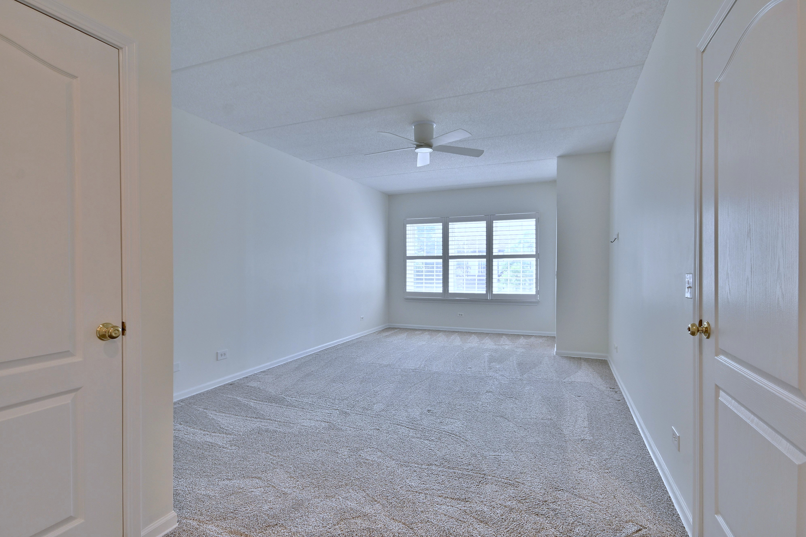 111 N Larch Avenue Unit: 206