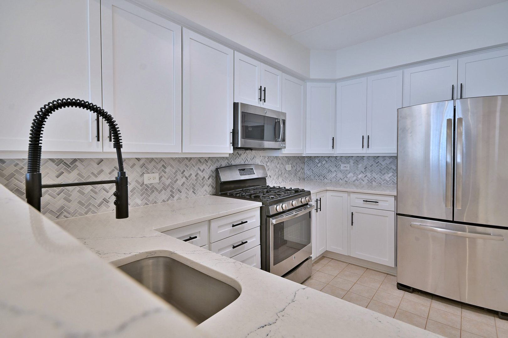 111 N Larch Avenue Unit: 206