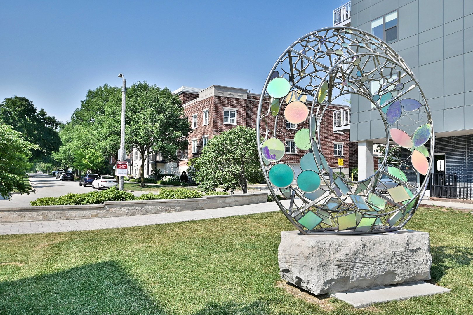 111 N Larch Avenue Unit: 206