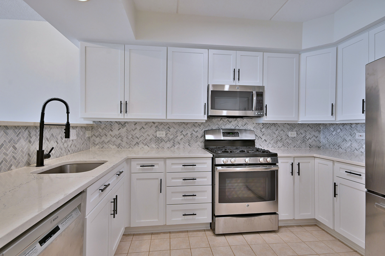 111 N Larch Avenue Unit: 206