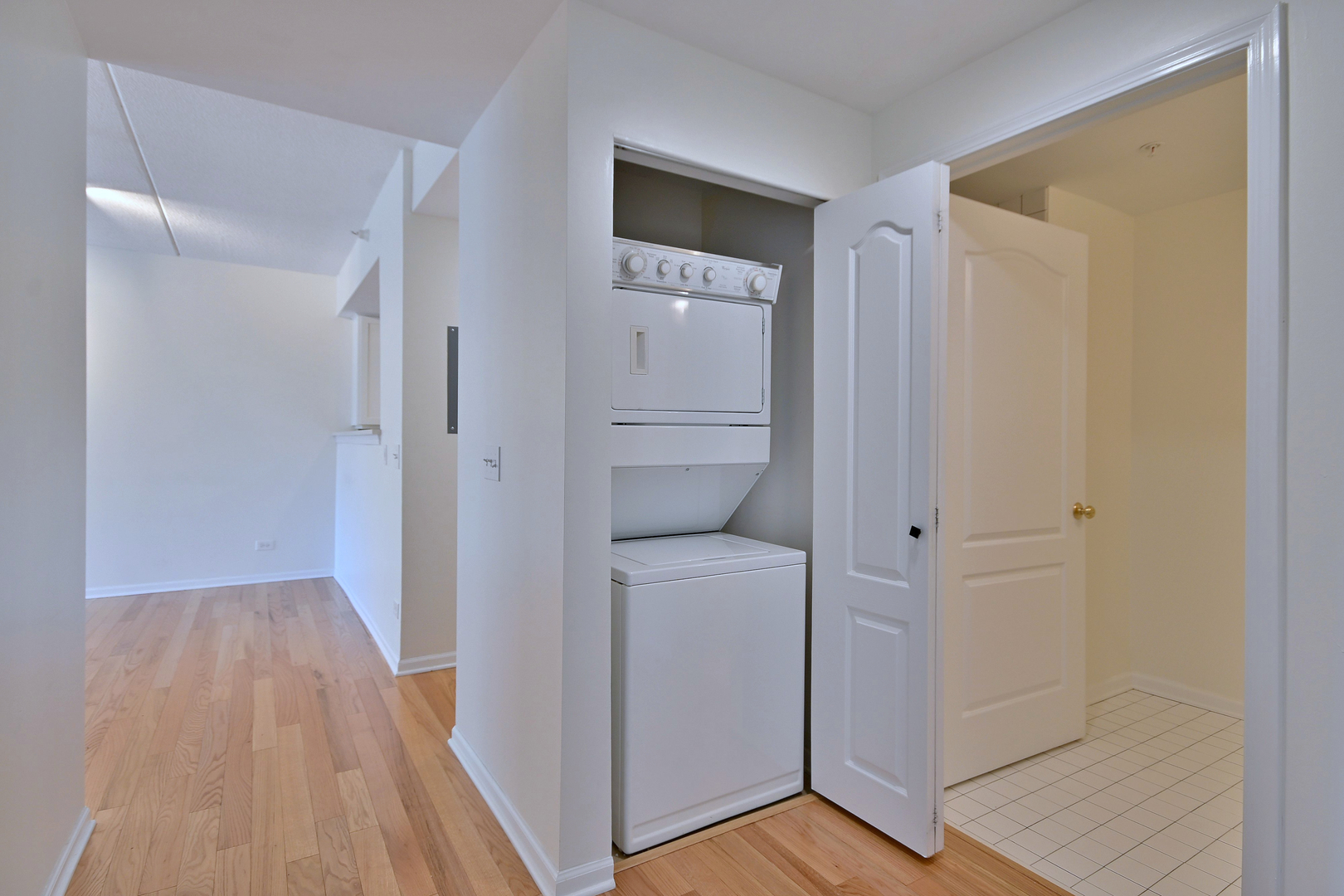 111 N Larch Avenue Unit: 206