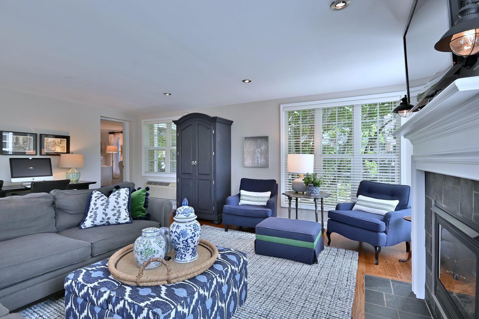 466 S Stratford Avenue