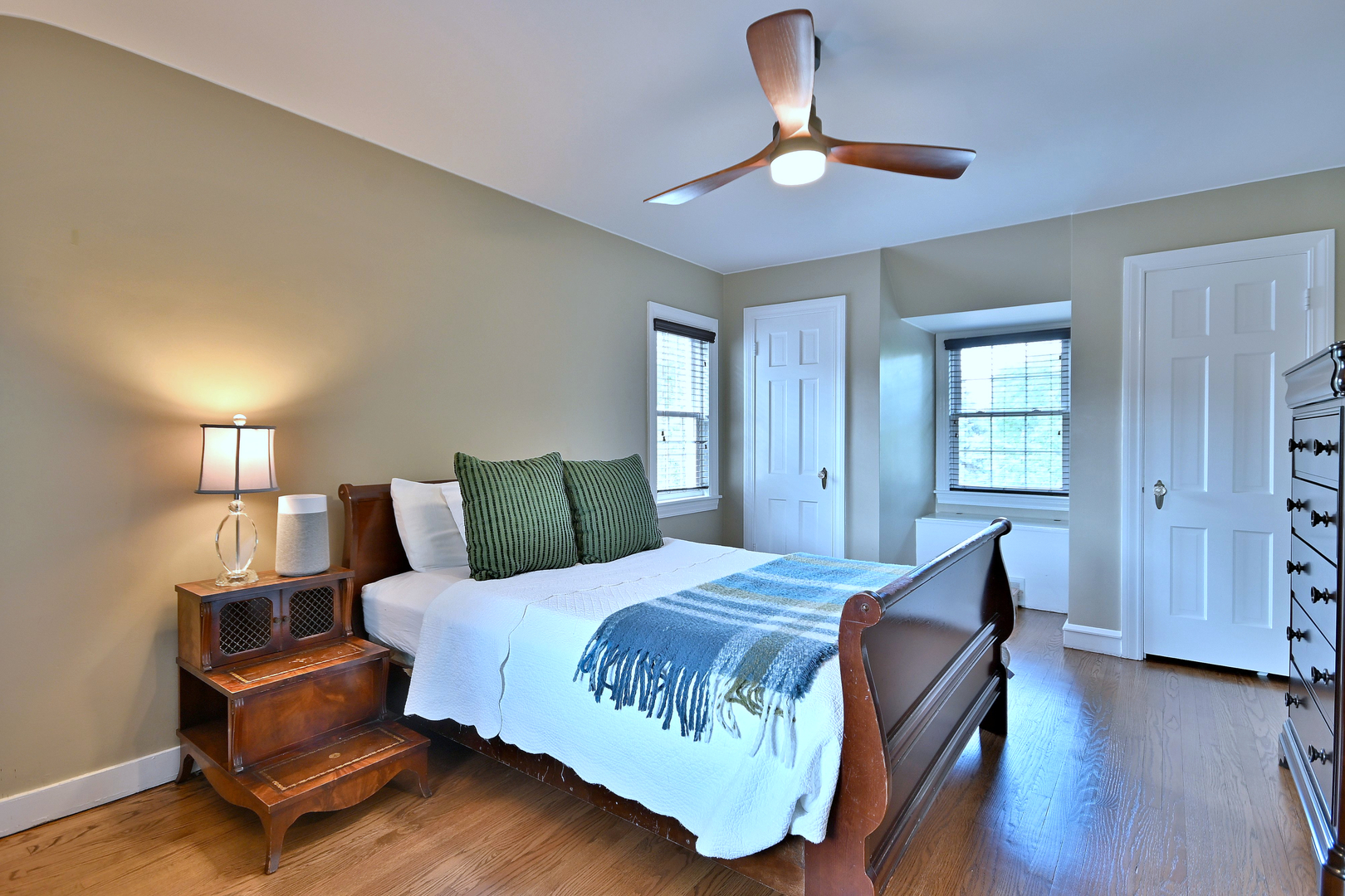 466 S Stratford Avenue