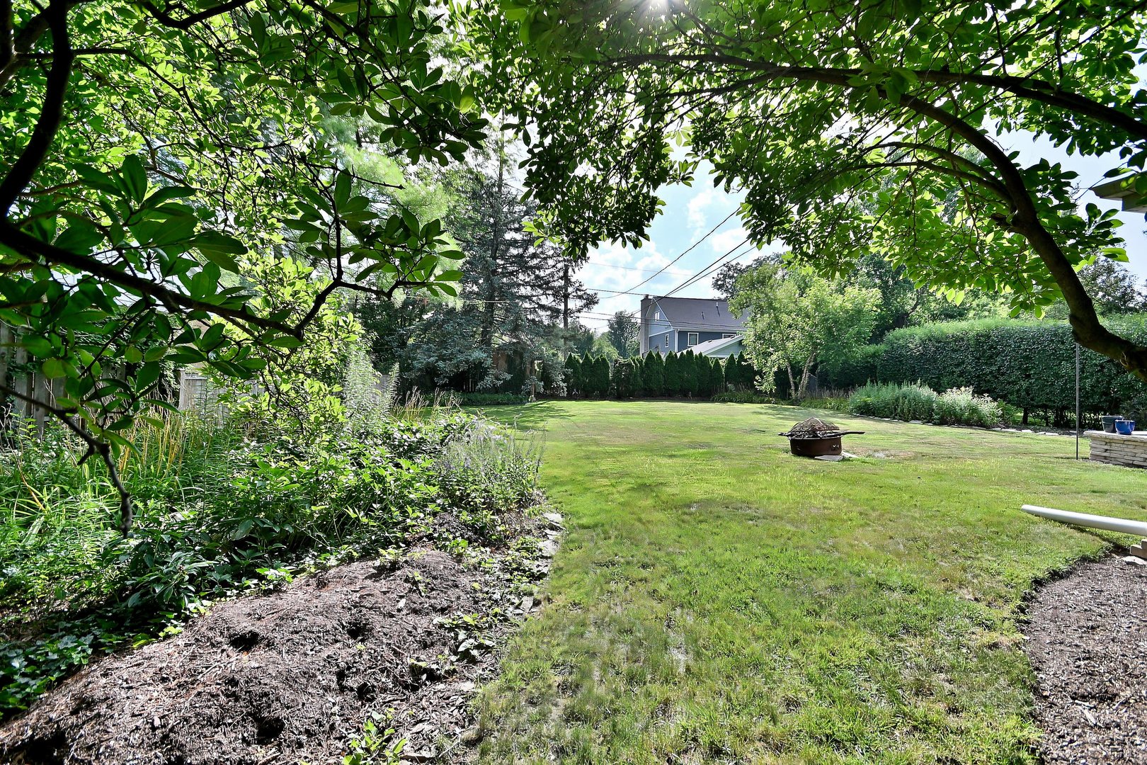 466 S Stratford Avenue