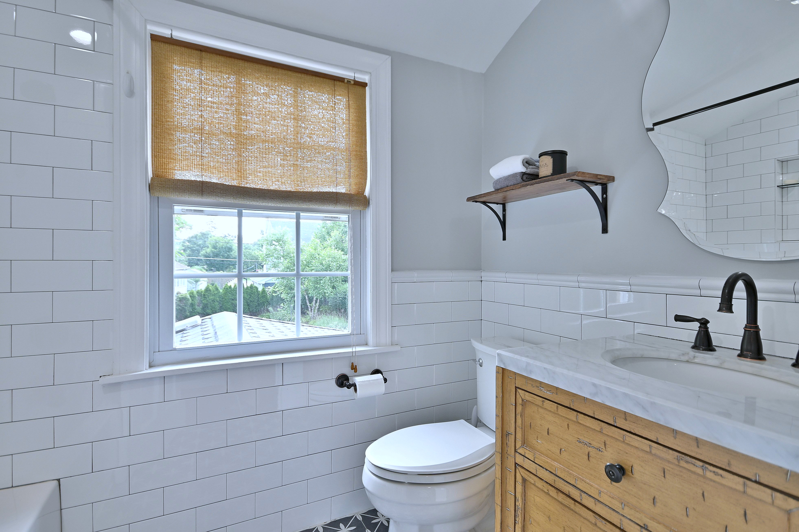 466 S Stratford Avenue