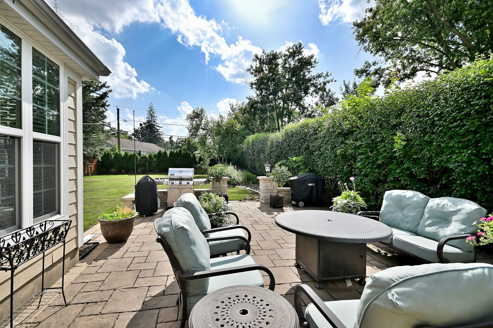 466 S Stratford Avenue