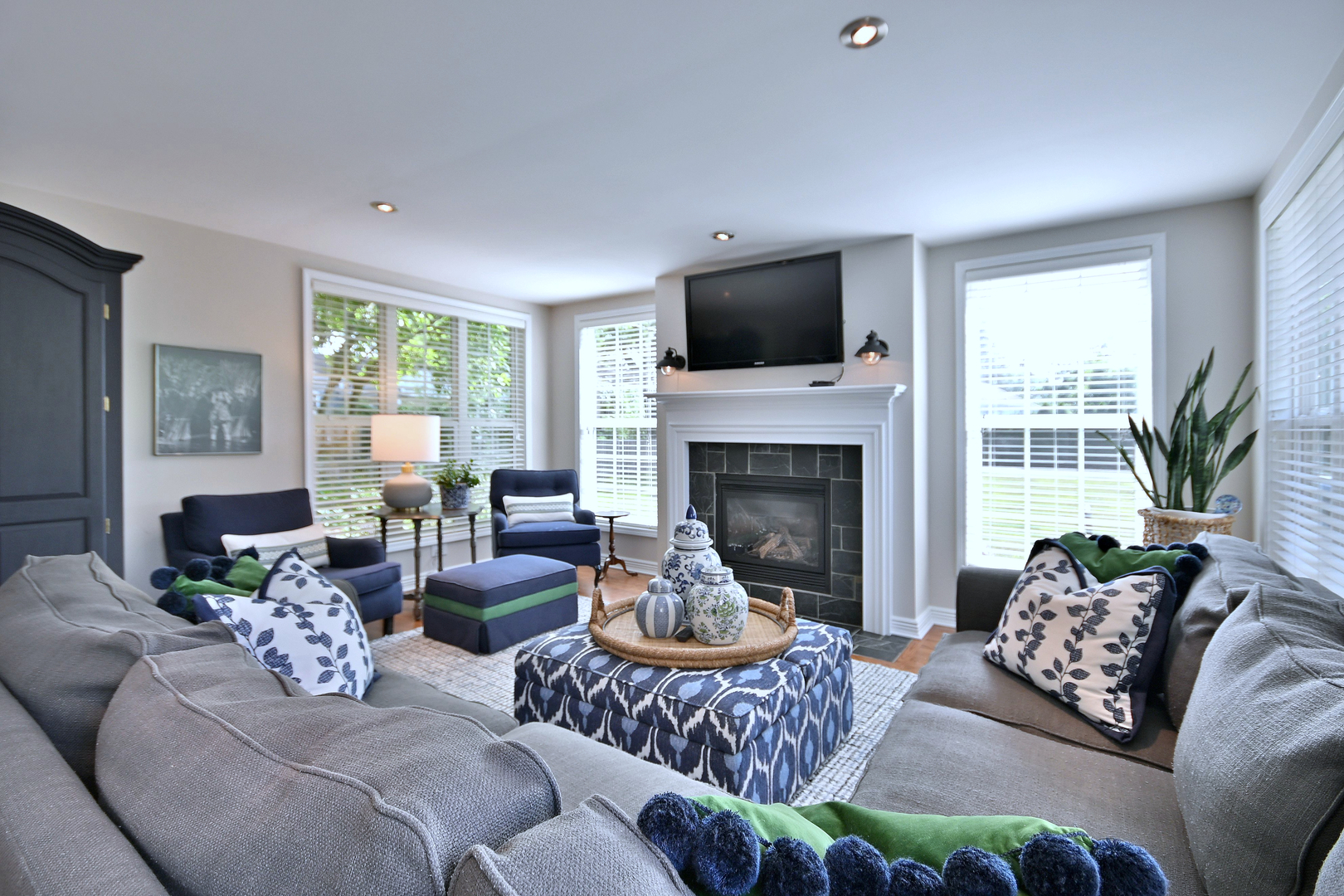 466 S Stratford Avenue