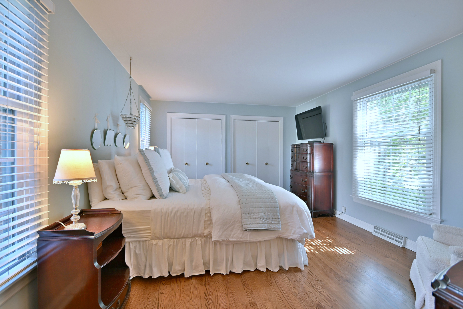 466 S Stratford Avenue