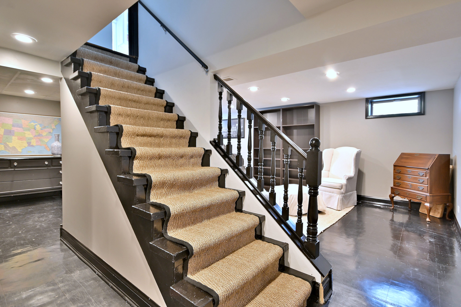 466 S Stratford Avenue