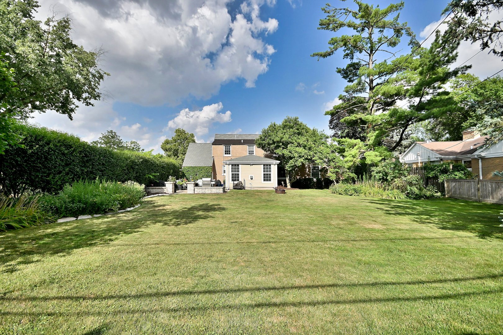 466 S Stratford Avenue