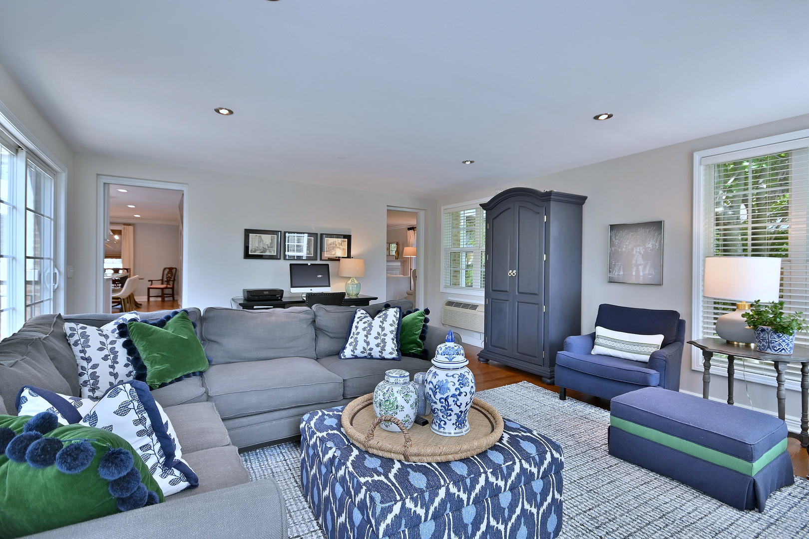 466 S Stratford Avenue