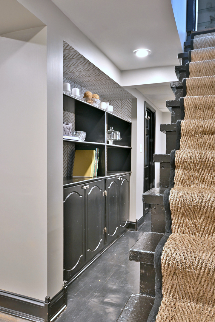 466 S Stratford Avenue