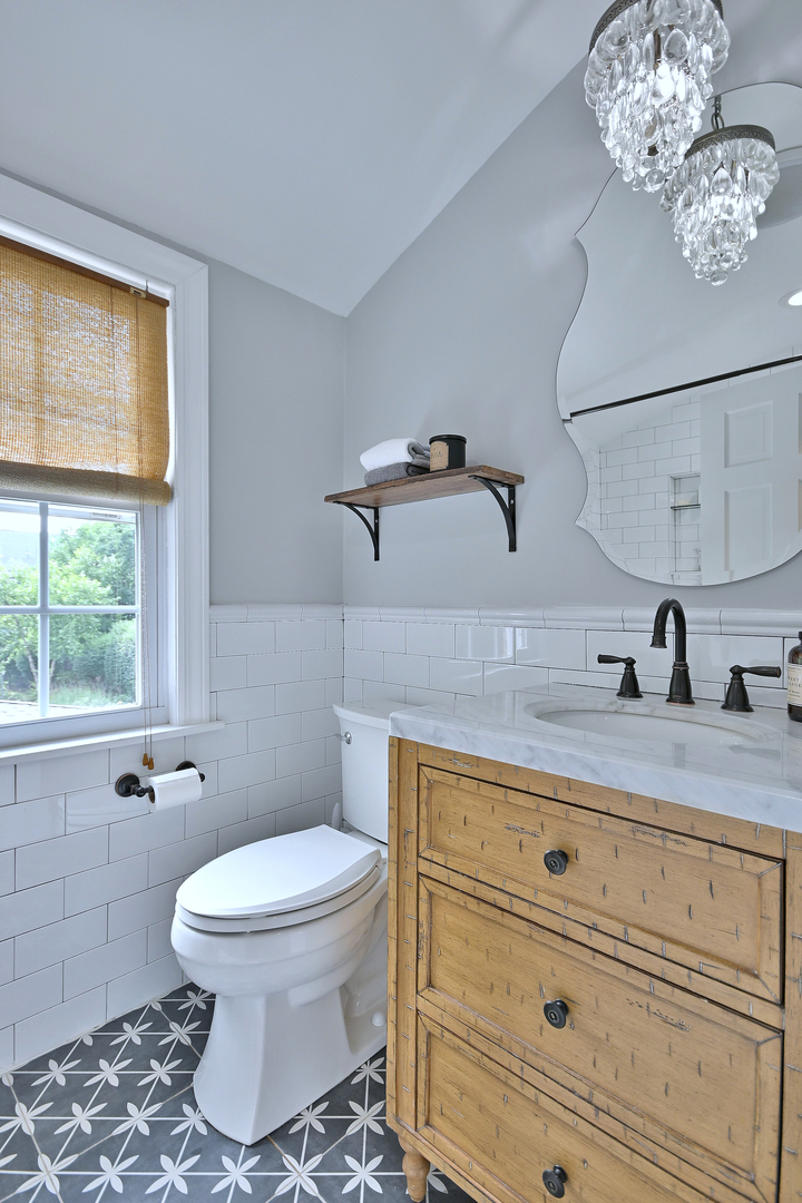 466 S Stratford Avenue