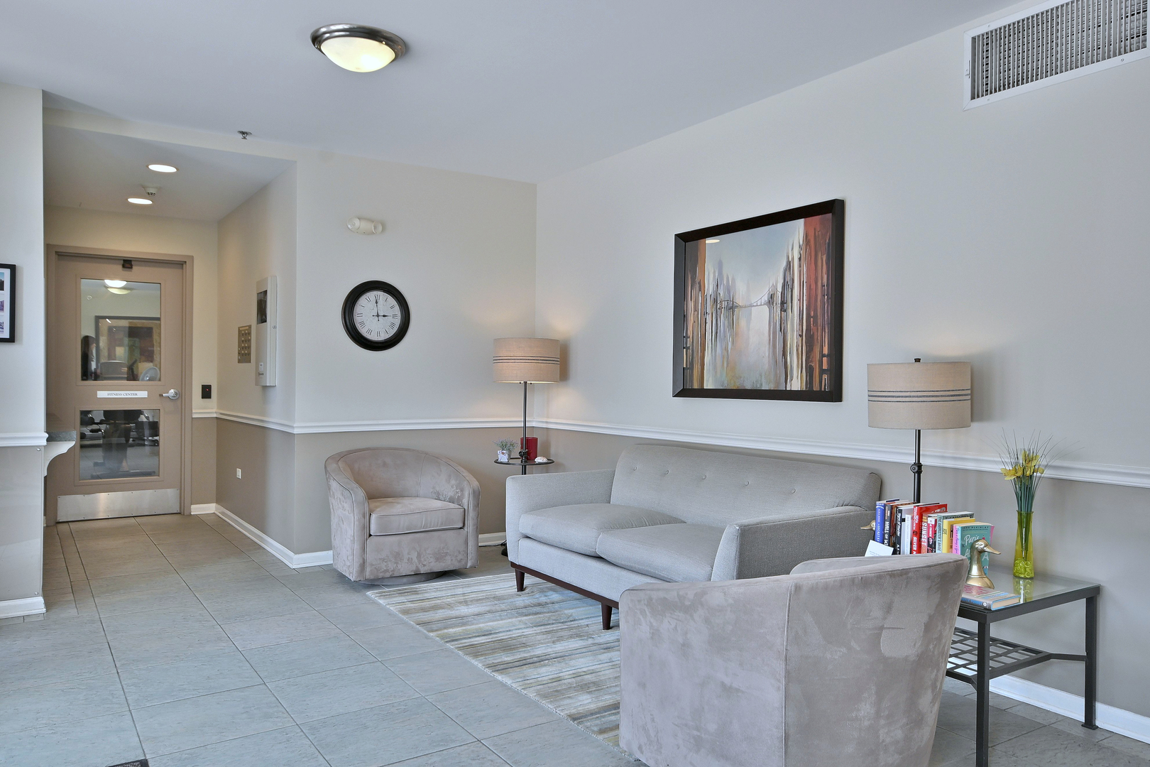 145 S York Street Unit: 504