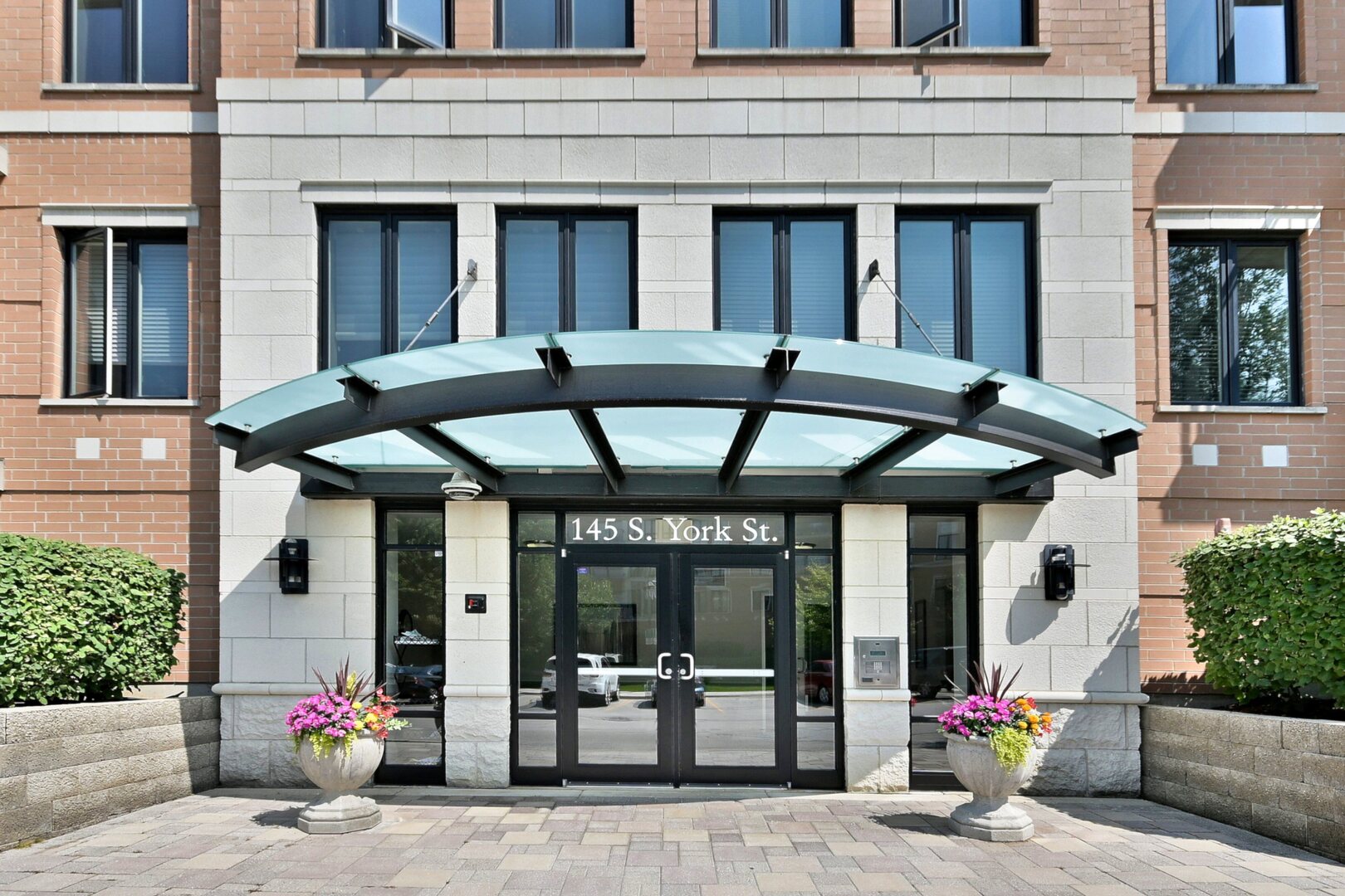 145 S York Street Unit: 504