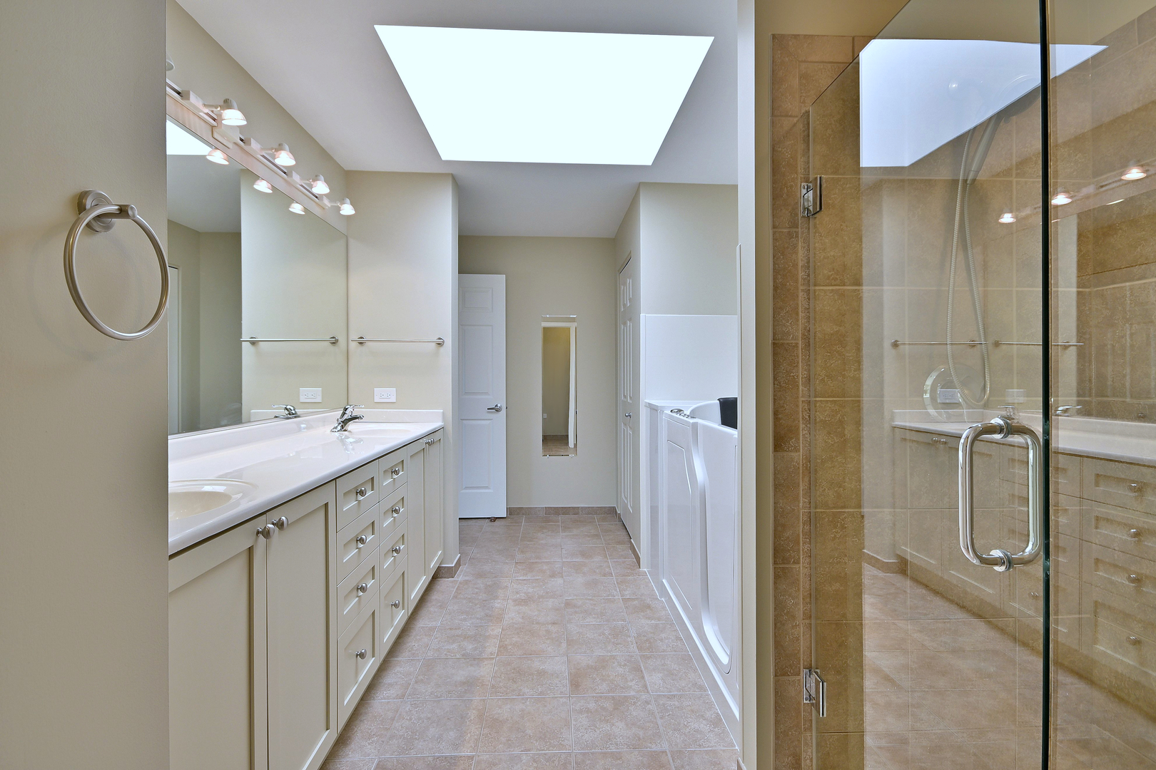 145 S York Street Unit: 504