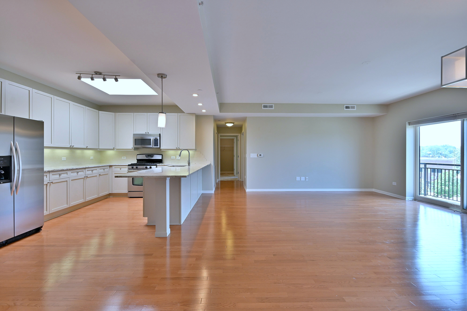145 S York Street Unit: 504