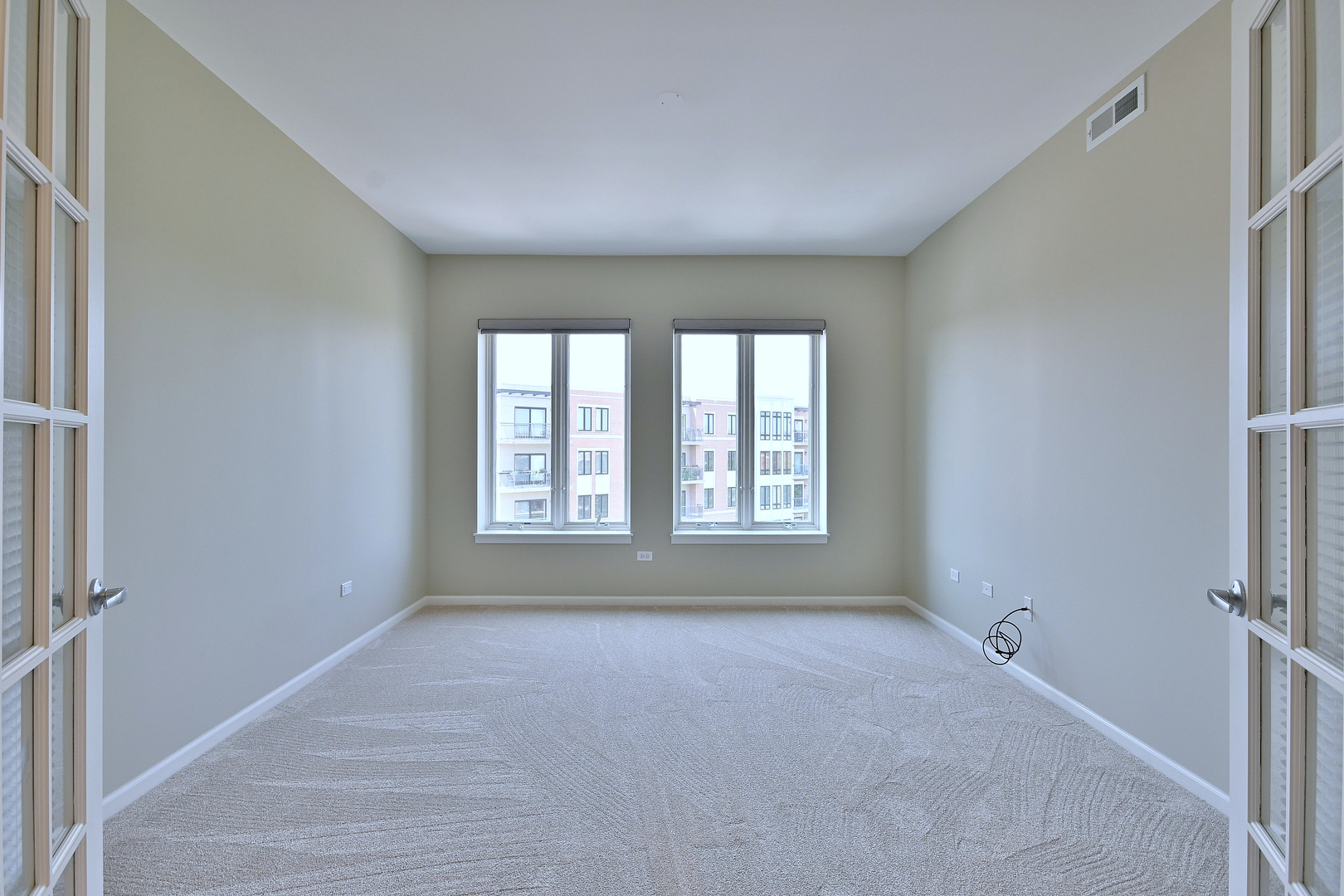 145 S York Street Unit: 504