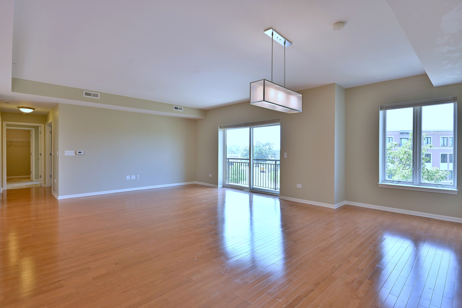 145 S York Street Unit: 504