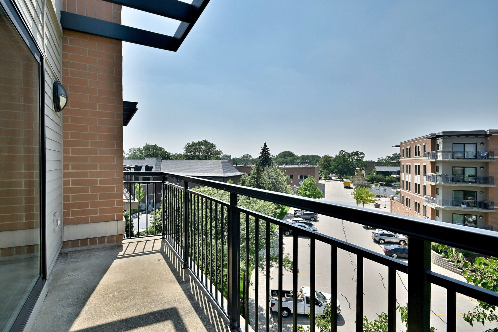 145 S York Street Unit: 504