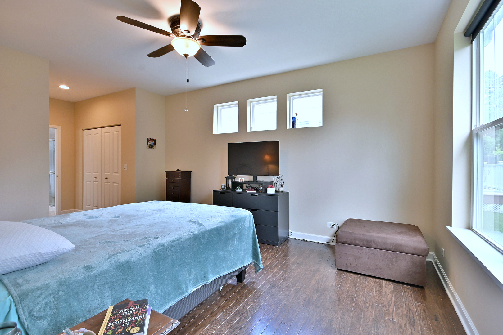 222 N Sunset Lane