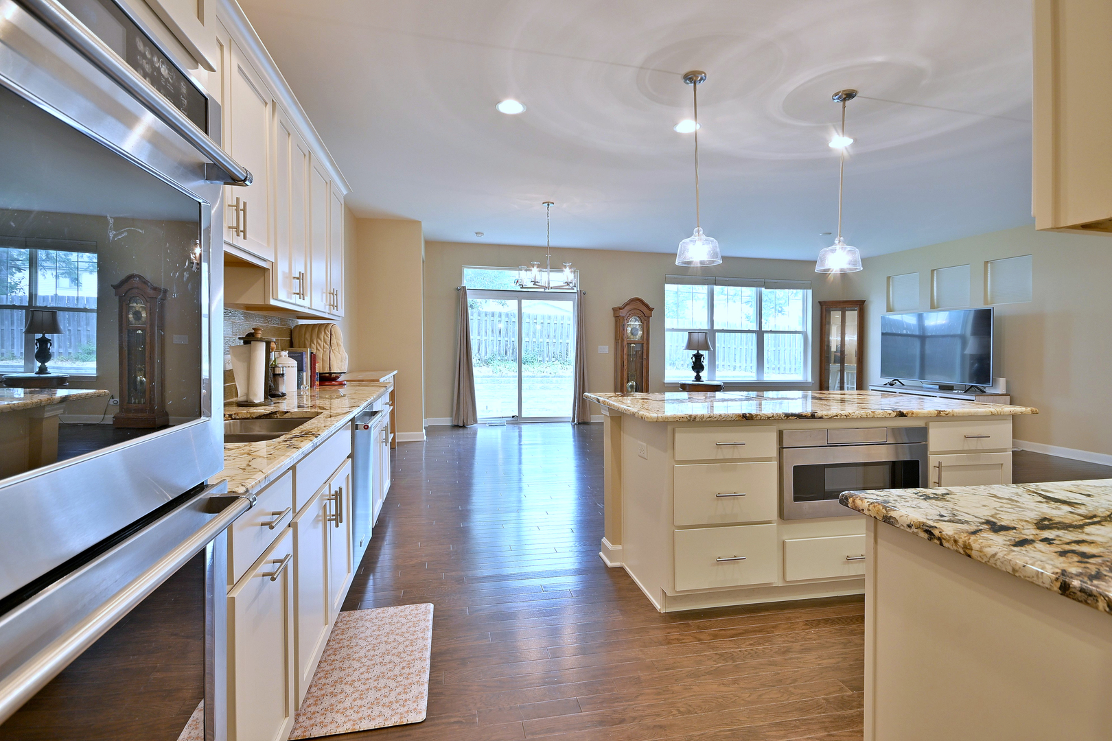 222 N Sunset Lane