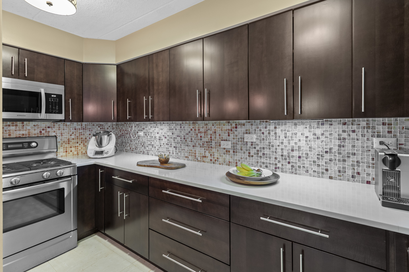 440 E MONTROSE Avenue Unit: 209