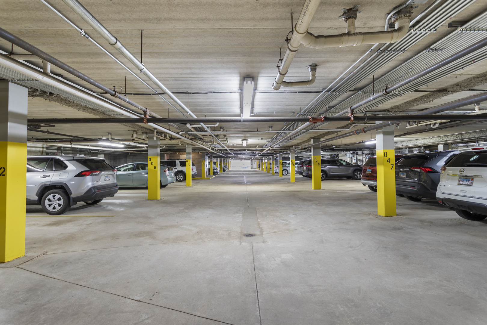 440 E MONTROSE Avenue Unit: 209