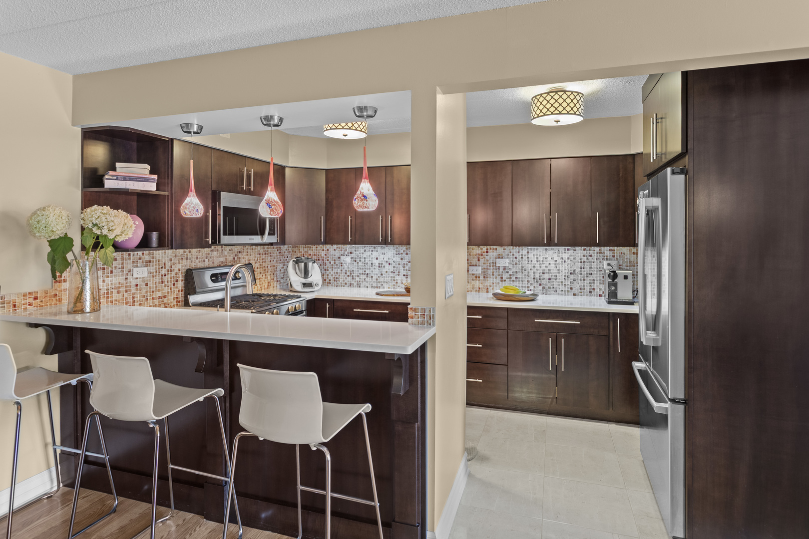 440 E MONTROSE Avenue Unit: 209