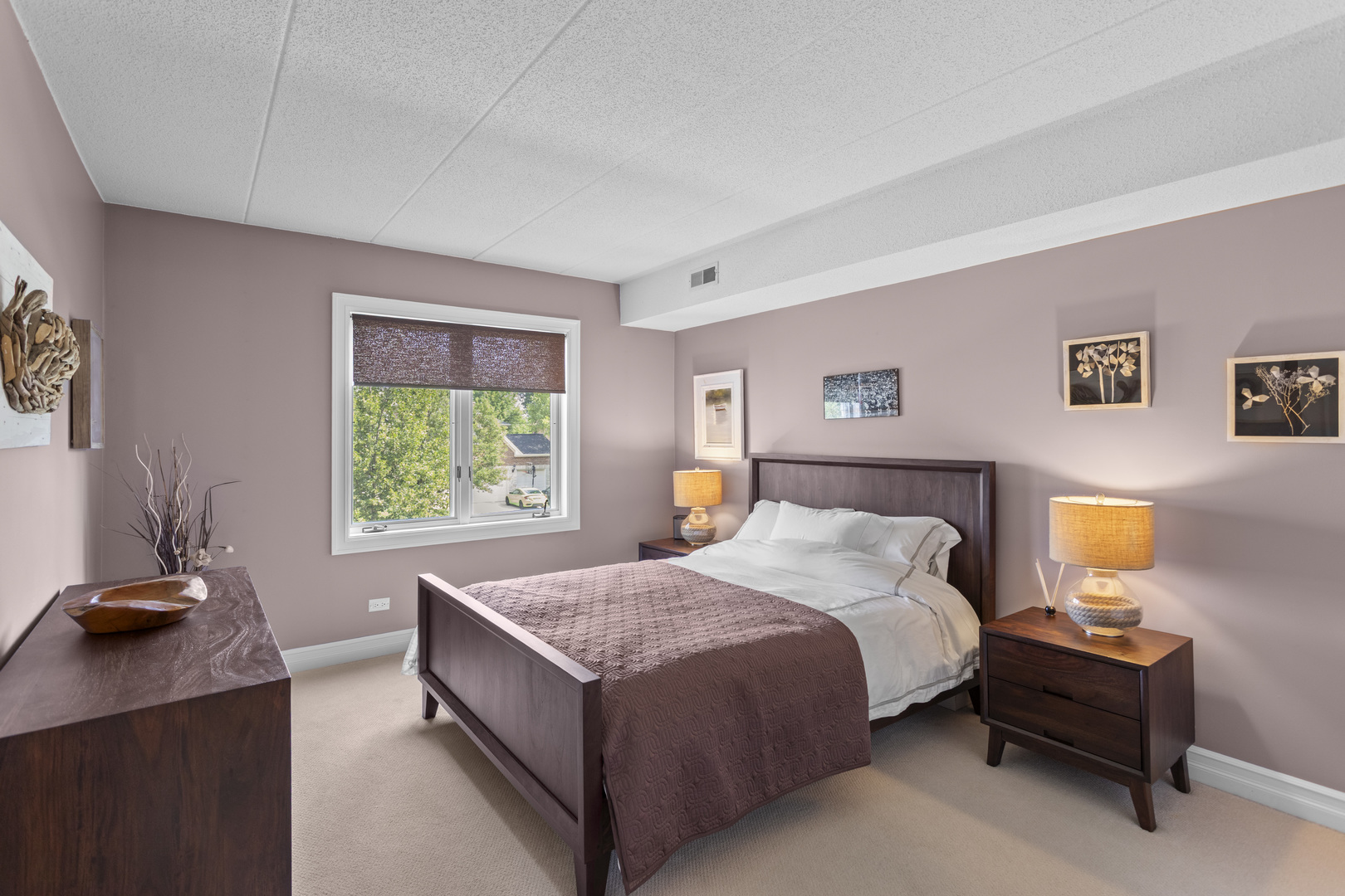 440 E MONTROSE Avenue Unit: 209